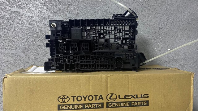 Исполнительное устройство 8274135110 TOYOTA