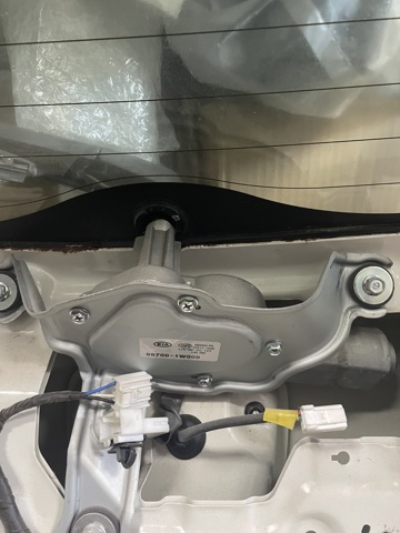 Мотор заднего стеклоочистителя 987001W000 HYUNDAI
