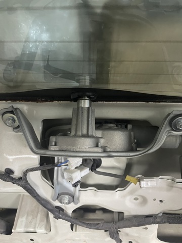 987001W000 HYUNDAI Мотор стеклоочистителя заднего стекла купить в Одесса