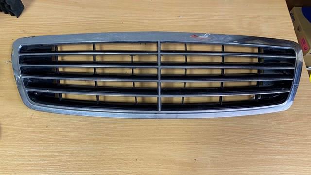 Облицовка радиатора A2208800583 MERCEDES