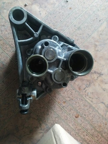 VOLVO 30758273 Насос масляный в наличии Киев