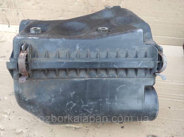 TOYOTA 1770550161 Корпус воздушного фильтра, верхняя часть в наличии Винница