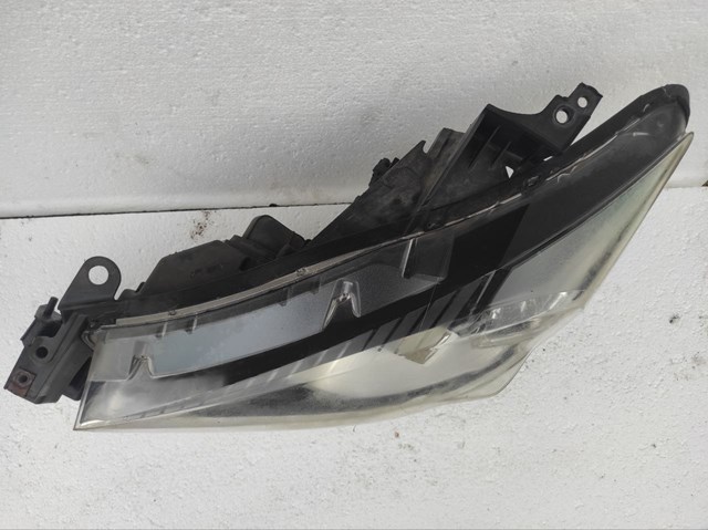 KD3151040 MAZDA Левая фара купить в Ужгород