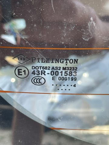 903004646R RENAULT Стекло багажника двери 3/5-й задней (ляды) купить в Житомир