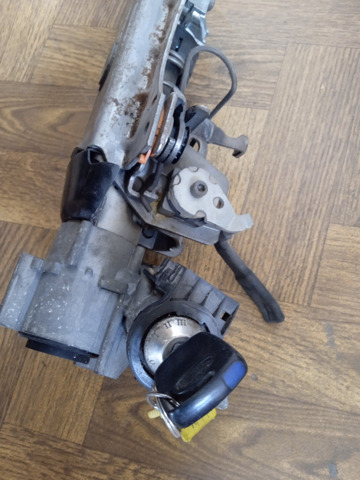 FORD 2T1AV22050DD Решетка дворников правая в наличии Ровно