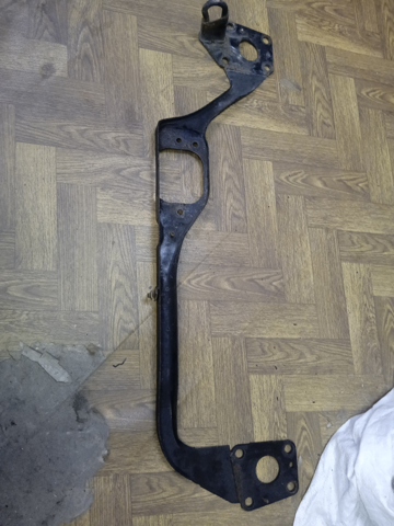 Рамка радиатора нижняя 3B0805851 VAG