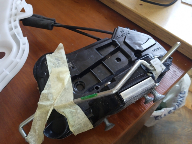 Внутренний дверной замок 6903002380 TOYOTA