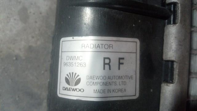 Радиатор охлаждения двигателя 96182261 
