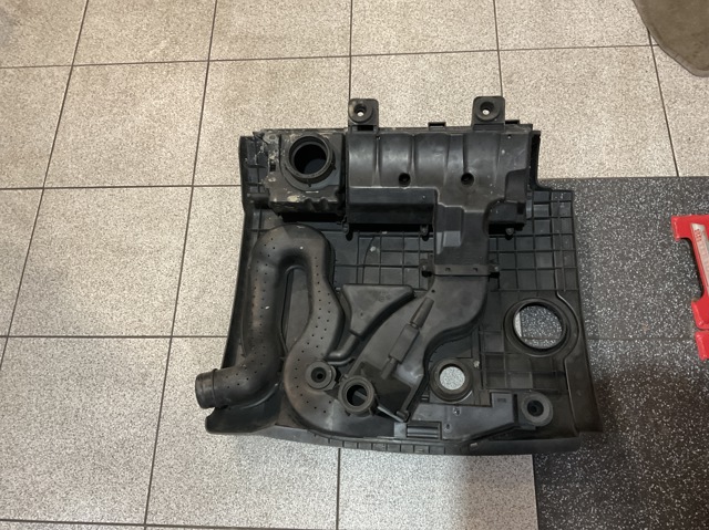 Корпус воздушного фильтра в сборе 03C129607N VAG