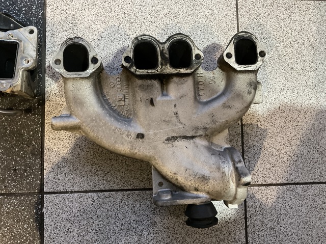 Впускной коллектор 03G129713C VAG