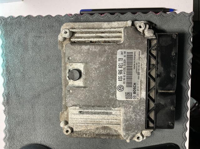 Электронный блок управления двигателем 03G906021TB VAG