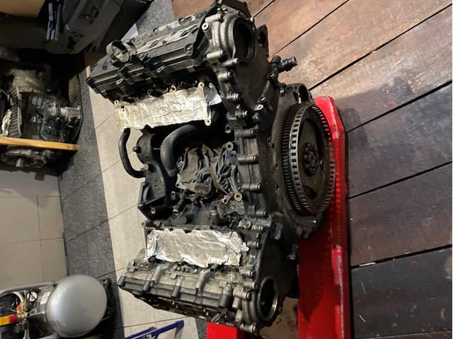 Без навесного голый вкs двигатель в сборе отличное состояние цепи поменяны в англии .пробег 178 тыс.  059100031J