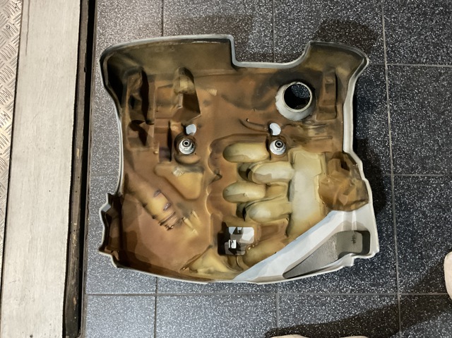 1120931091 TOYOTA Крышка двигателя купить в Днепр
