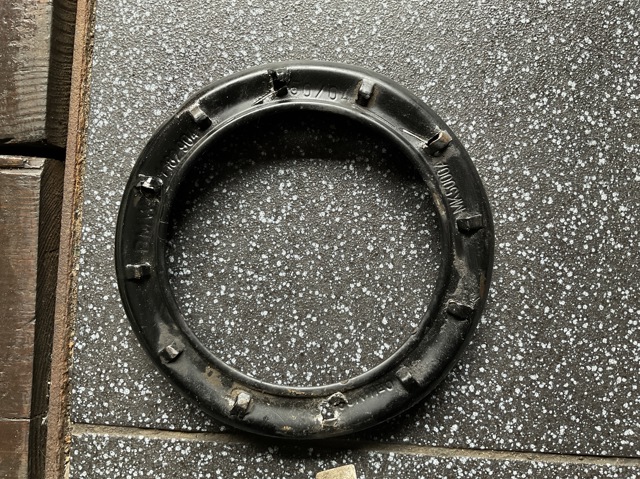 Крышка топливного насоса 1182904 BMW