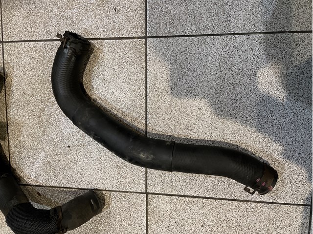 Нижний патрубок радиатора 1657326010 TOYOTA