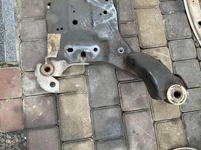 FORD 1687322 Балка передней подвески (подрамник) передняя в наличии Львов