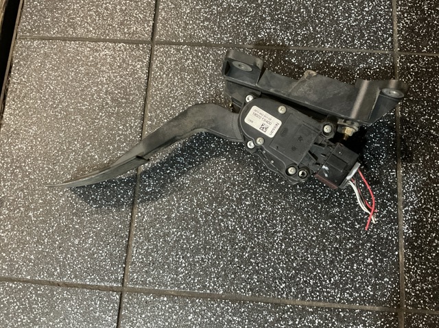 Педали газа 18002EB400 NISSAN
