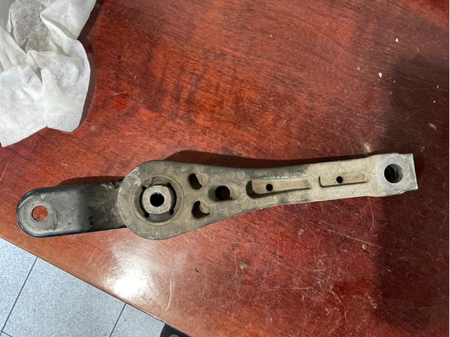 Подушка двигателя 1K0199855BB VAG