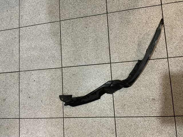 Направляющая переднего бампера, правая 1Z0807184C VAG