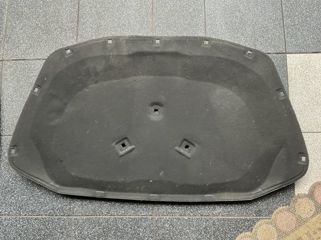 Накладка шумоизоляционная капота Skoda Octavia 2 A5