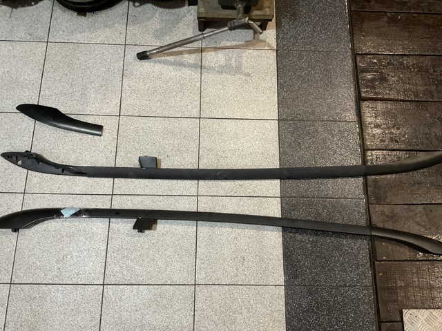 Автомобильный рейлинг на крышу левый 1Z9860033 VAG