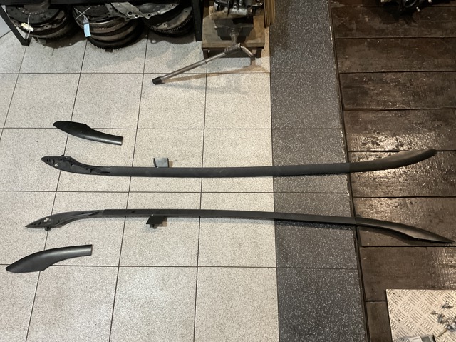 Рейлинг крыши правый 1Z9860034 VAG