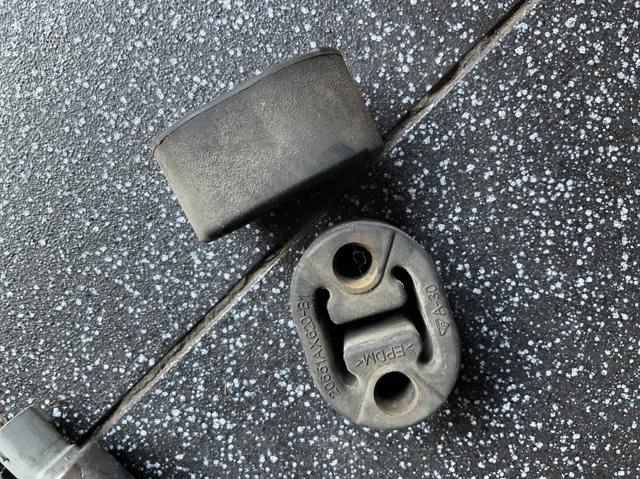 Подвесные подушки глушителя 20651AX620 NISSAN