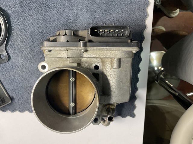 Дроссельная заслонка в сборе 2203031020 TOYOTA