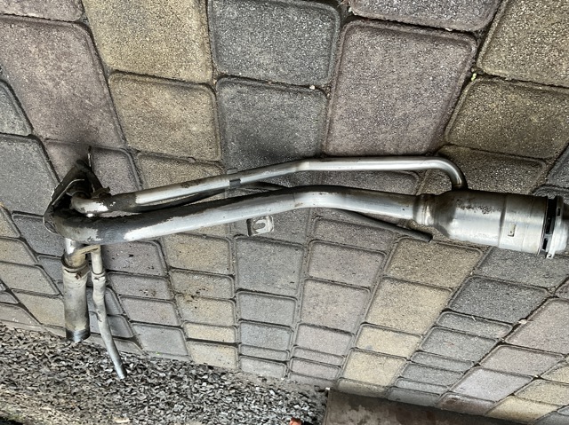 FORD 2308057 Заливная горловина топливного бака в наличии Николаев