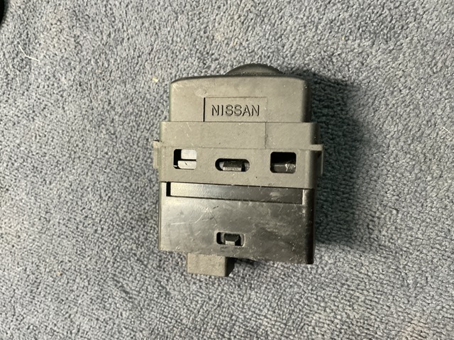NISSAN 251909U00A Кнопка (регулятор) корректора фар в наличии Черкассы
