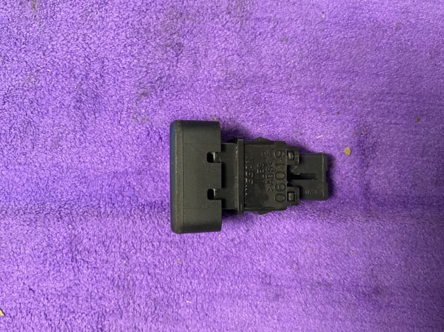 252901U600 Кнопка включения аварийного сигнала купить Тернополь