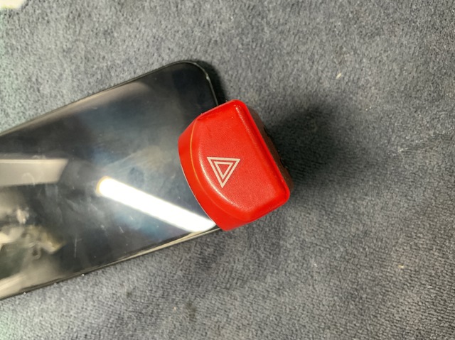 25290AX000 NISSAN Кнопка включения аварийного сигнала купить в Чернигов