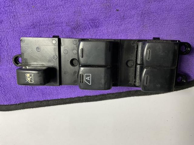 Кнопки переднего левого стекло подъёмника 254019U10B NISSAN