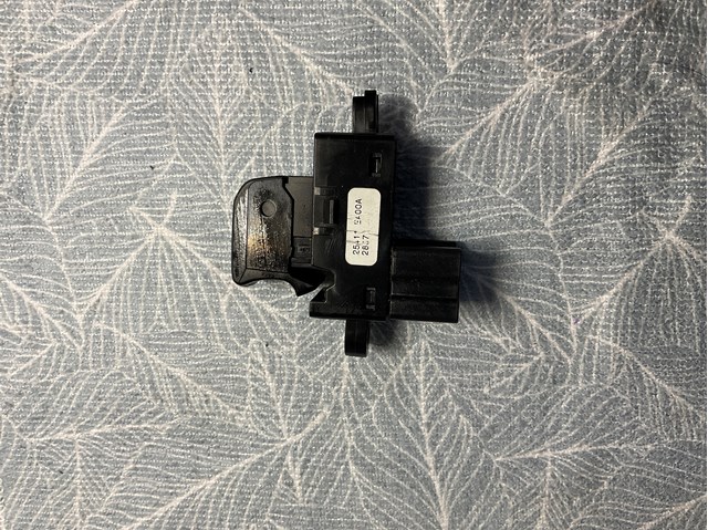 Кнопка подъемника задних стёкол 25411EA00A NISSAN