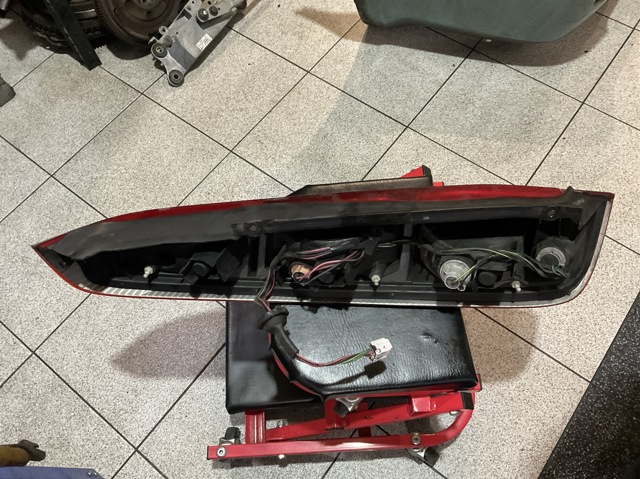 NISSAN 26550EQ00A Фонарь задний правый в наличии Николаев