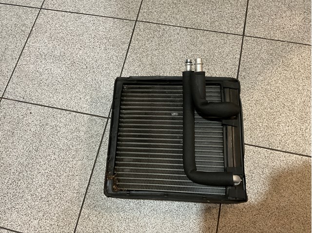Радиатор кондиционера салонный, испаритель 27280EB01A NISSAN