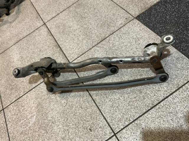 Трапеция щеток лобового стекла 288009U100 NISSAN