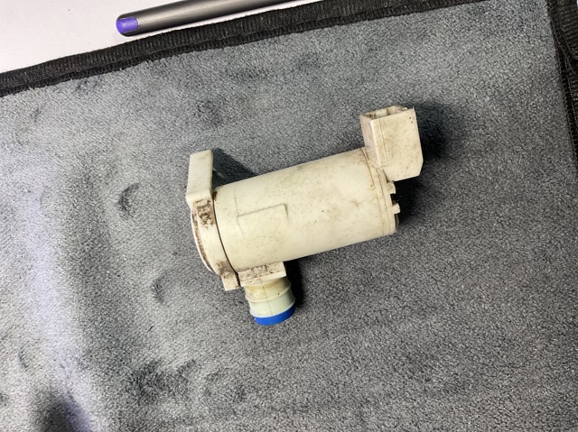 Насос омывателя Ниссан Альмера 1