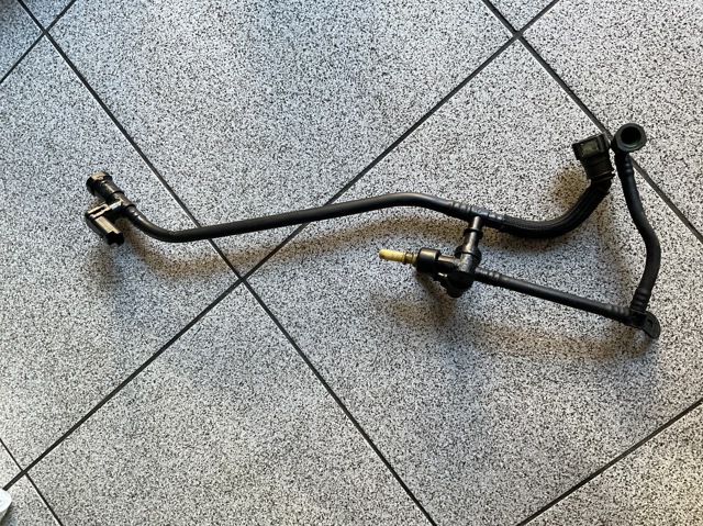 Трубка топливная  31355833 VOLVO