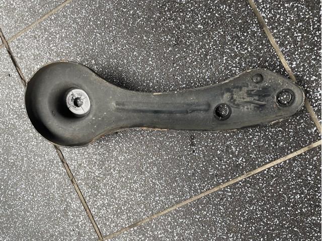 Кронштейн задней балки 33326766054 BMW