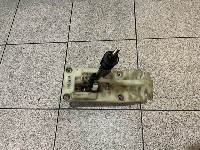 Селектор коробки передач 341018H801 NISSAN