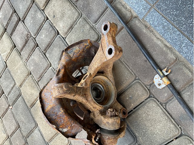 TOYOTA 4321258020 Цапфа (поворотный кулак) передний левый в наличии Чернигов