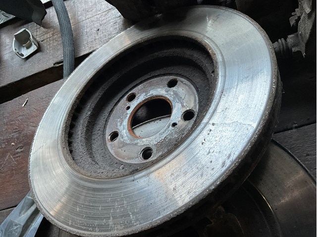 TOYOTA 435120E021 Передние тормозные диски в наличии Житомир