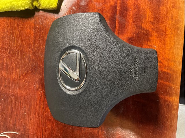 Подушка в руле 4513053080C0 TOYOTA