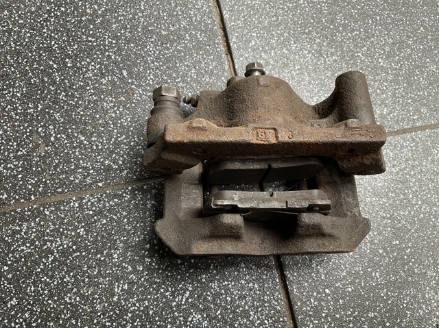 TOYOTA 4783053051 Суппорт задний правый в наличии Чернигов