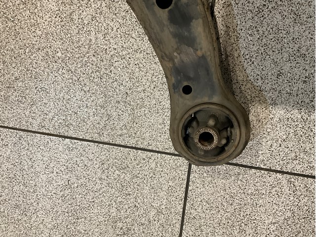 TOYOTA 4806848020 Рычаг передней подвески нижний правый в наличии Ужгород