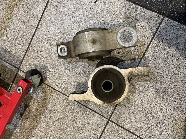 4807530030 TOYOTA Сайлентблок переднего нижнего рычага купить в Каменское