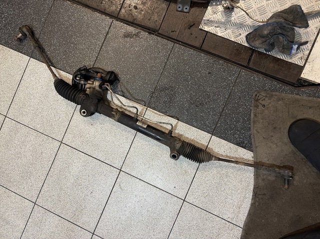 Управление рулевое в сборе 490018H305 NISSAN