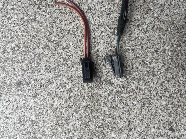 Разъем (фишка) фонаря подсветки номерного знака 4B0971832 VAG