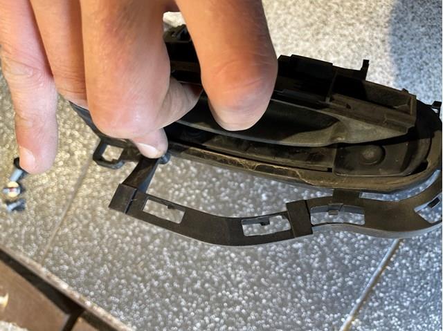 4F0837886 VAG Держатель наружной ручки двери задней правой купить в Полтава